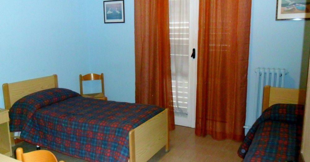 Hotel Mediterraneo Джовінаццо Екстер'єр фото