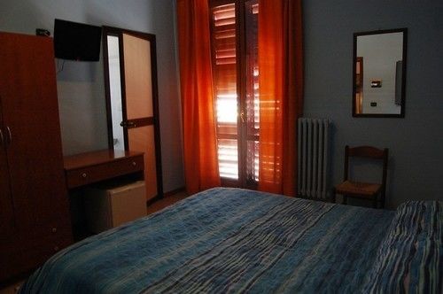 Hotel Mediterraneo Джовінаццо Екстер'єр фото